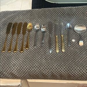 Miscellaneous silverware Gold and Silver Flatware Set